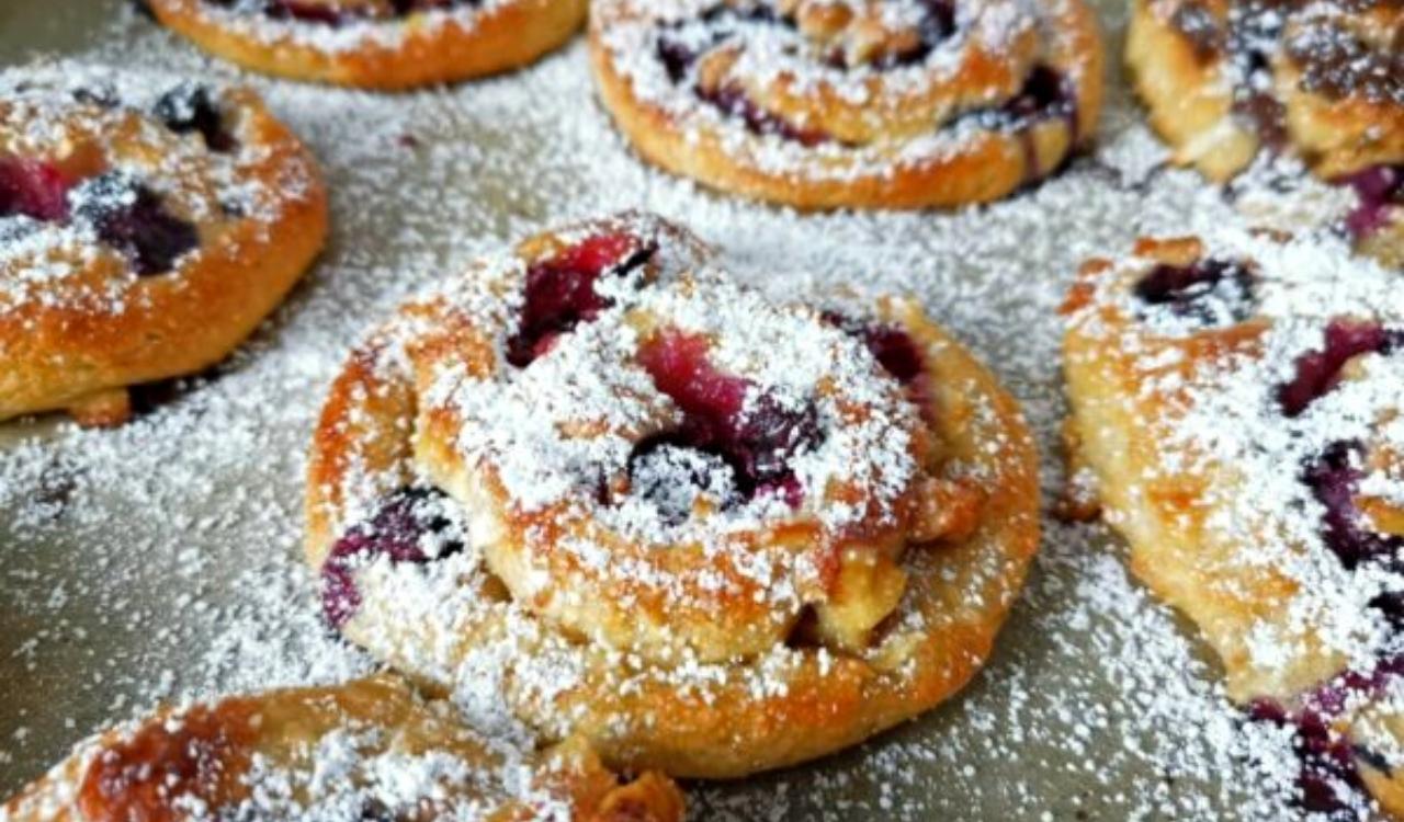 Apfel-Blaubeer Schnecken